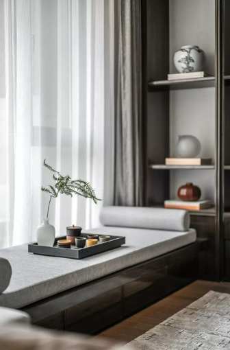 gri renkte bank minimal mobilyalar dekoratif kitaplık ile duvar tasarımı 